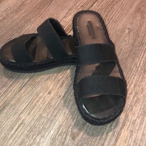American Eagle black sandals
